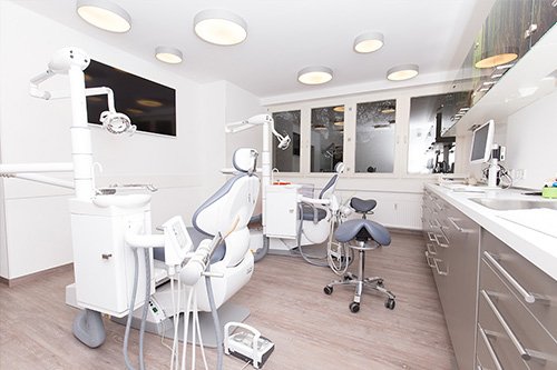 Moderner Behandlungsraum der Kieferorthopädie Todorovic Moderner Behandlungsraum der Kieferorthopädie Todorovic